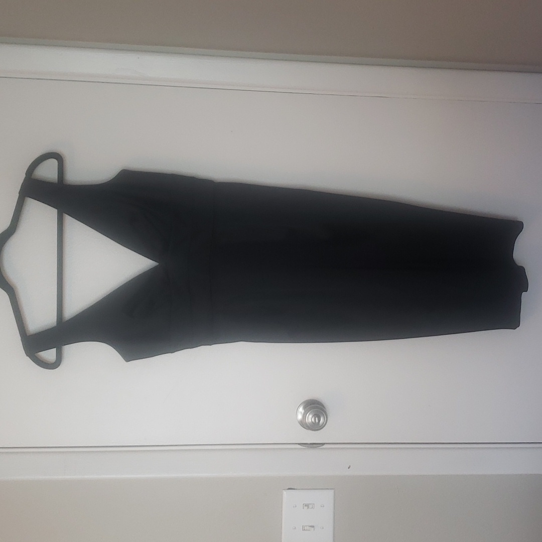 Donna Ricco Black Sleeveless Cocktail Dress With Corset Back Accent